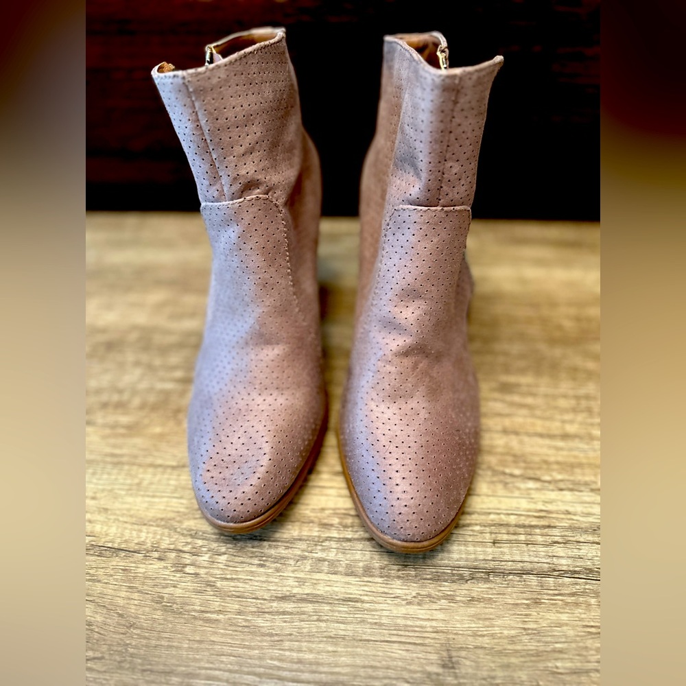 JustFab BOOTIES!! (Size 10)